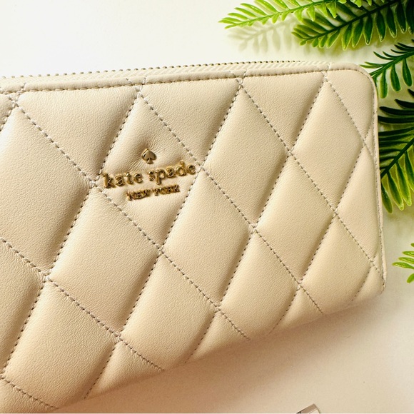 Kate Spade Quilted White Cream Beige Leather Zip Around Wallet NWT - Picture 12 of 13